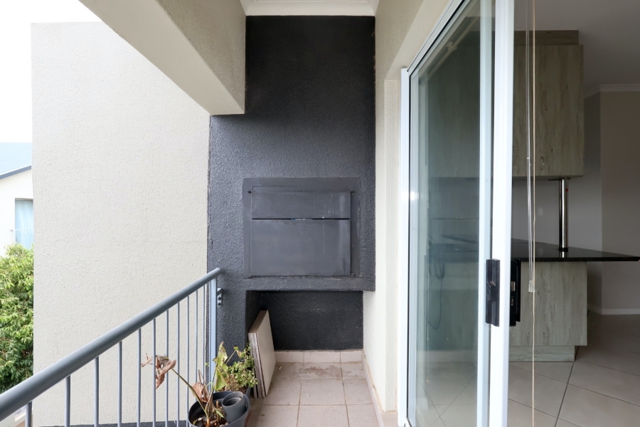 To Let 2 Bedroom Property for Rent in Buh Rein Estate Western Cape